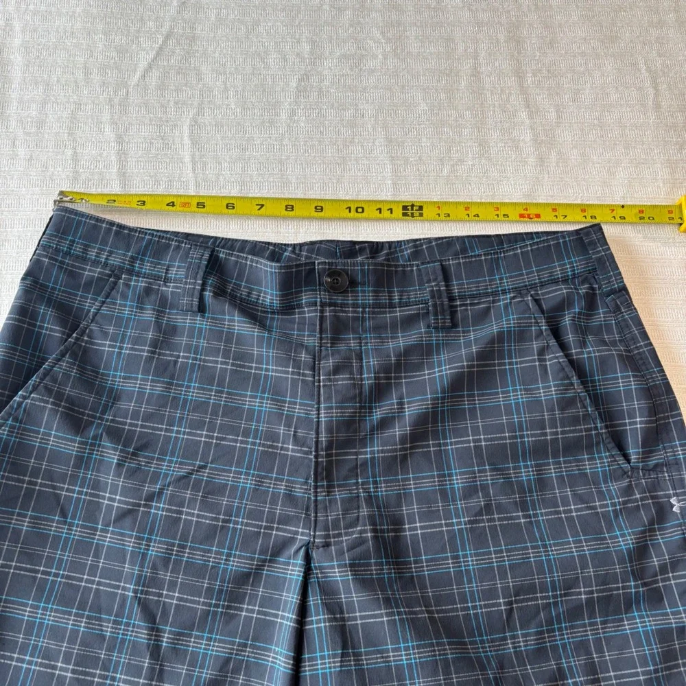 Under Armour Mens Plaid Golf Shorts Black Blue Size 36 Flat Front Stretch